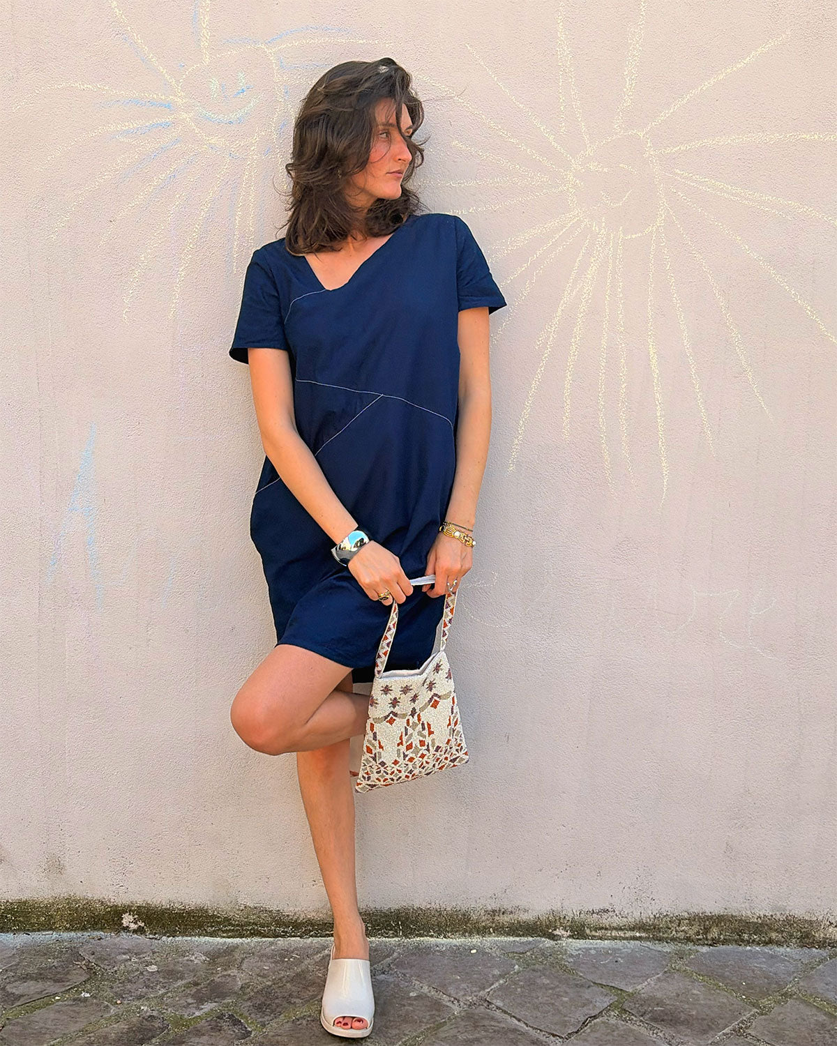 Robe cubiste bleu de Chine surpiqûres turquoise