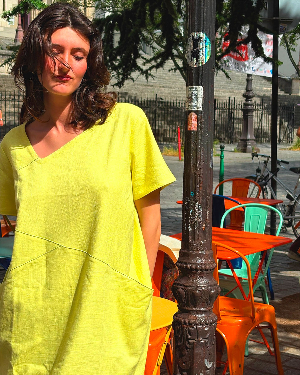 Robe Cubiste Lin Jaune Ambre Surpiqûres Vert Anis