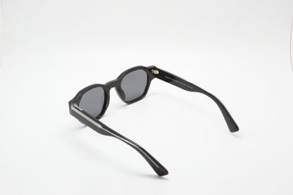 Clio Noir / Black Pola Lens — Waiting For The Sun (2)