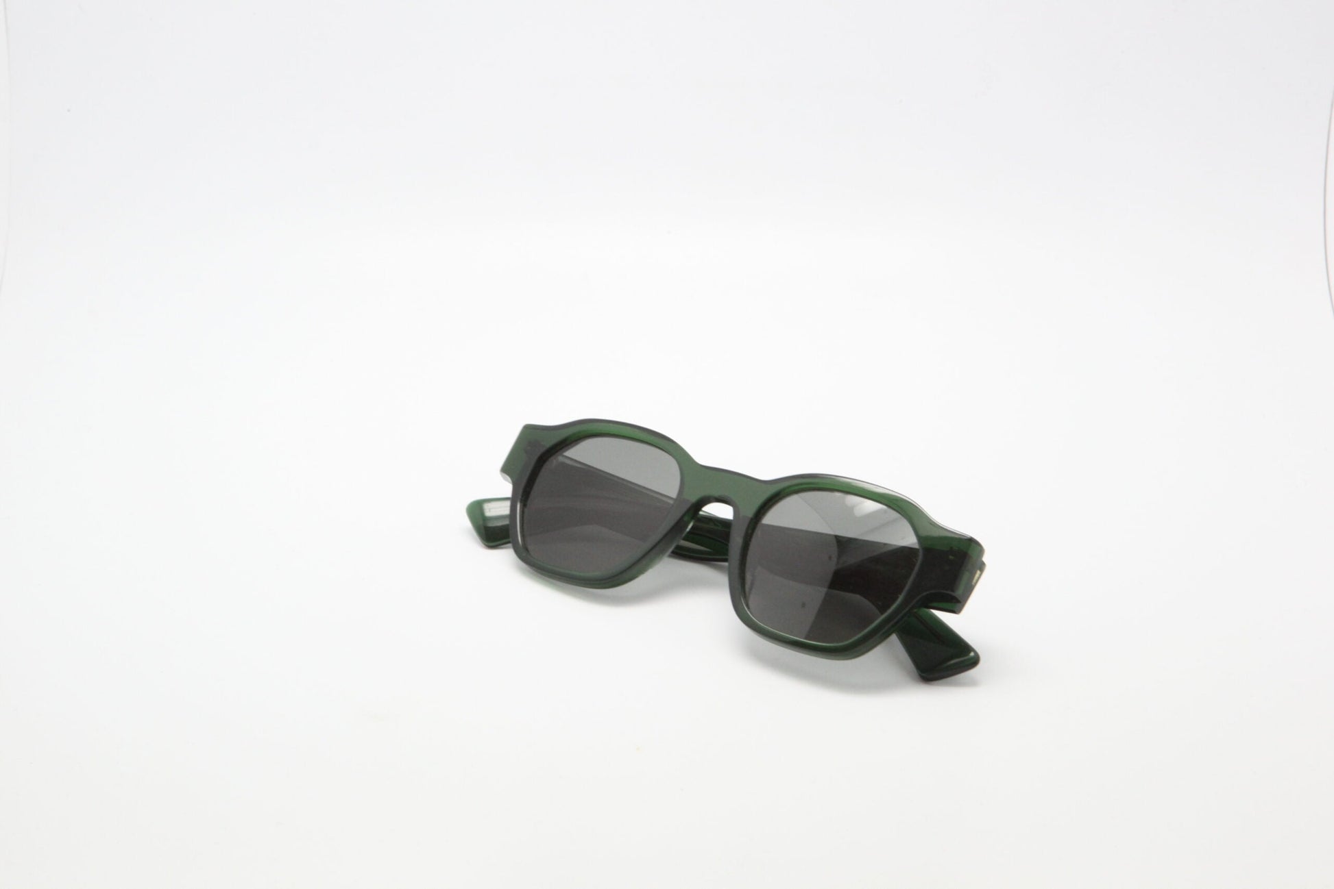 Clio Vert Cristal / Black Lens — Waiting For The Sun (2)