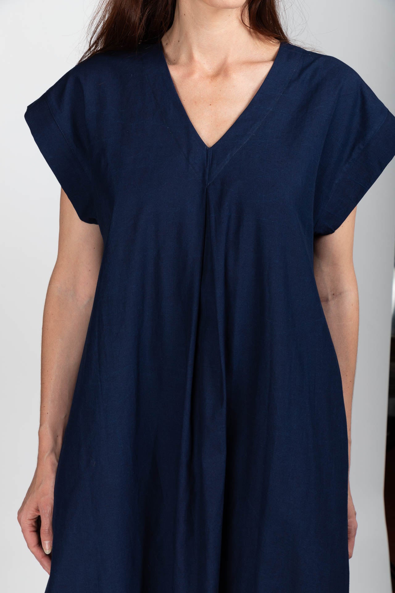 Chinesisches blaues W-Kleid